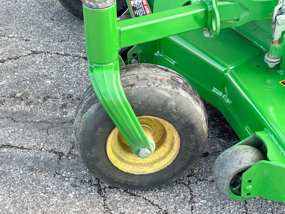 2023 John-Deere 652R