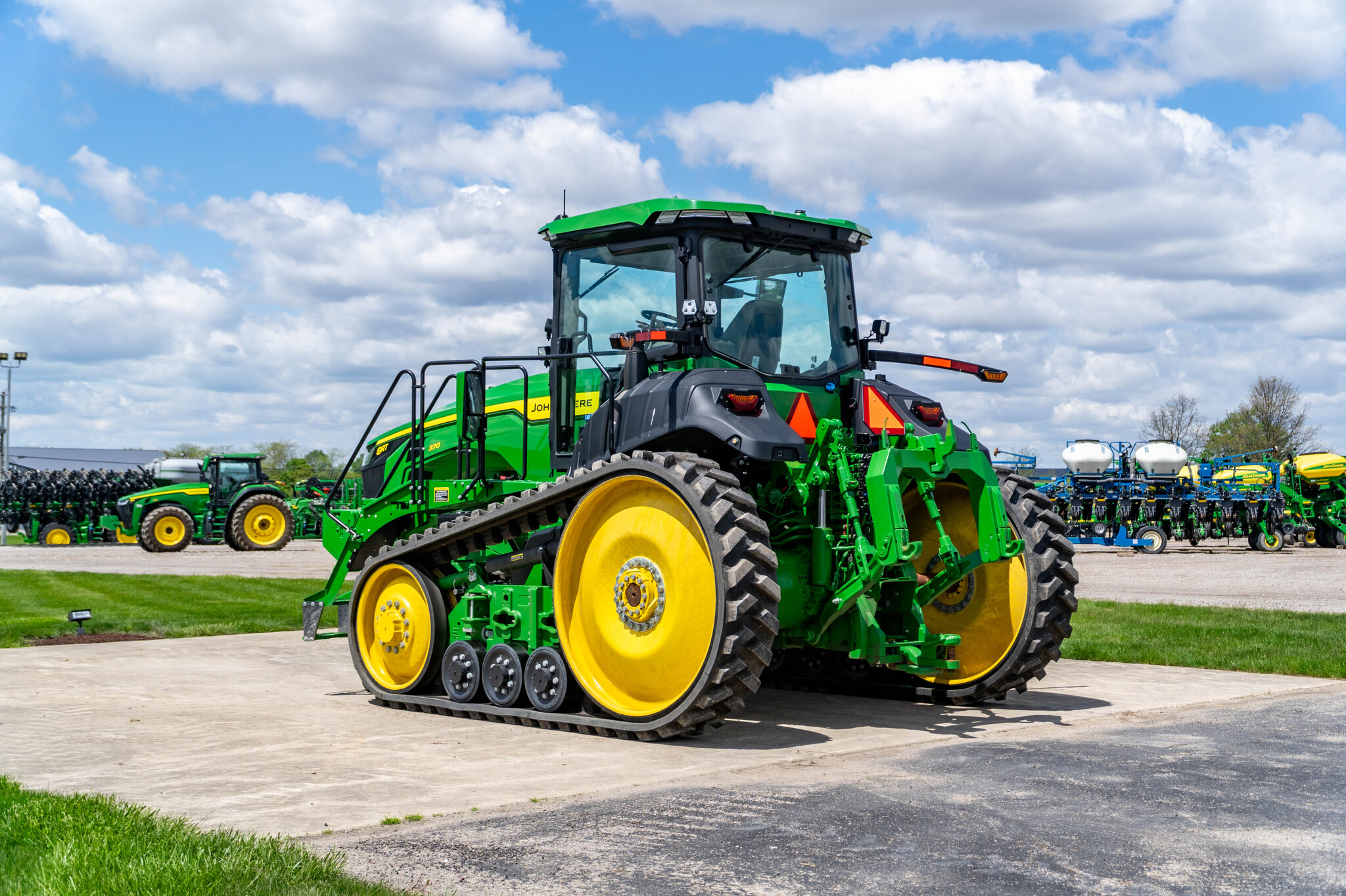 Used 2024 John Deere 8RT 370 Track Tractors at Koenig Equipment in Anna, OH - PhotoXL2