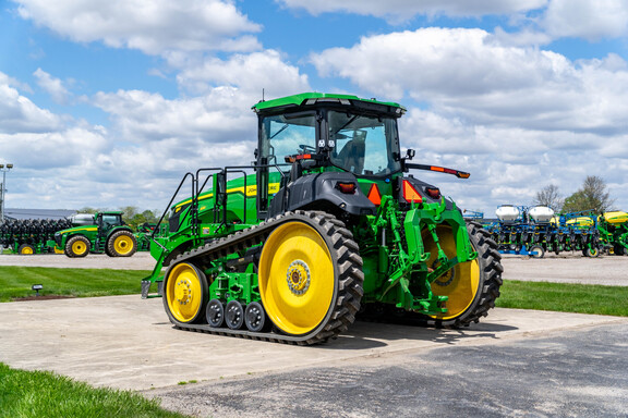 Used 2024 John Deere 8RT 370 Track Tractors at Koenig Equipment in Anna, OH - Photo2