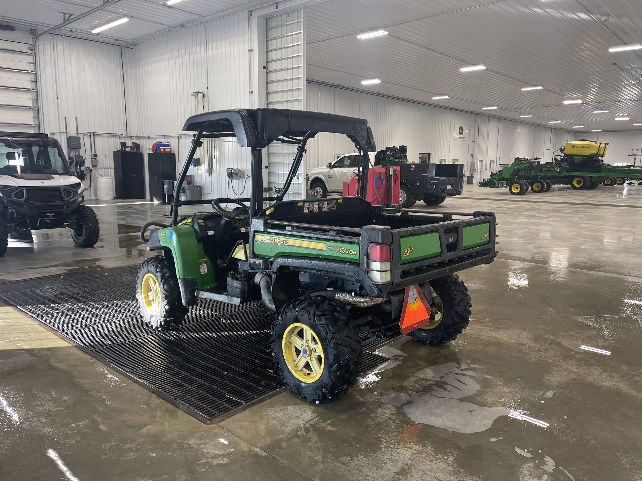 2012 John Deere XUV 825I GREEN Image 3
