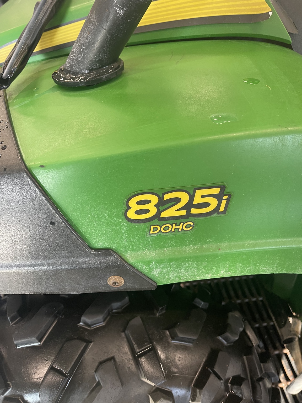 2012 John Deere XUV 825I GREEN Image 13