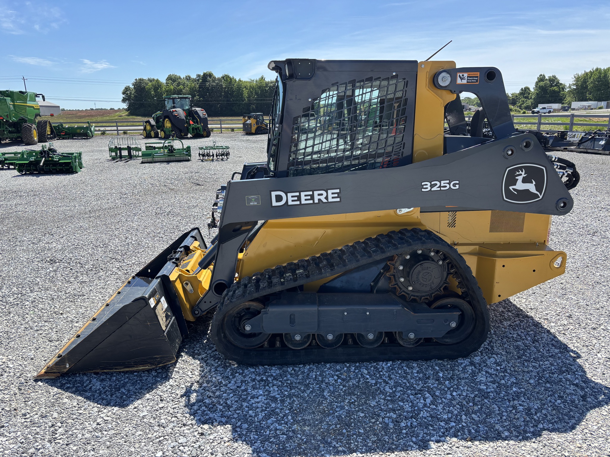 2025 John Deere 325G