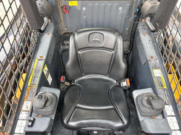 2019 John-Deere 324G