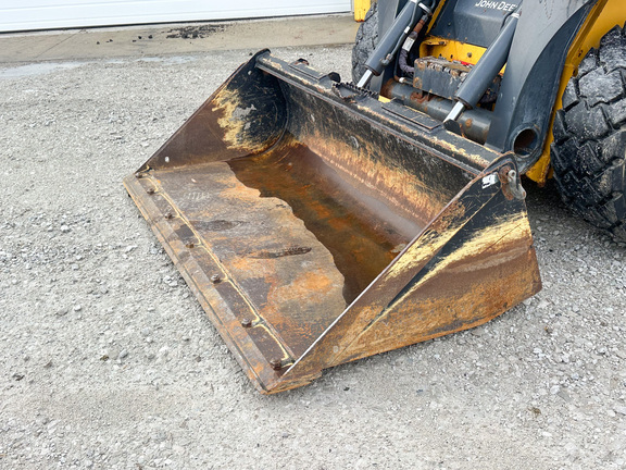 2019 John-Deere 324G