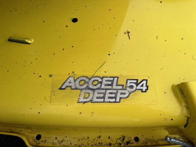 2016 John Deere X380 Image 3