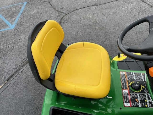 2016 John Deere X380 Image 6