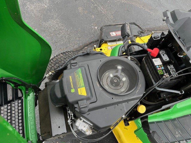 2016 John Deere X380 Image 7