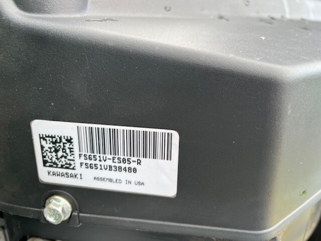 2016 John Deere X380 Image 8