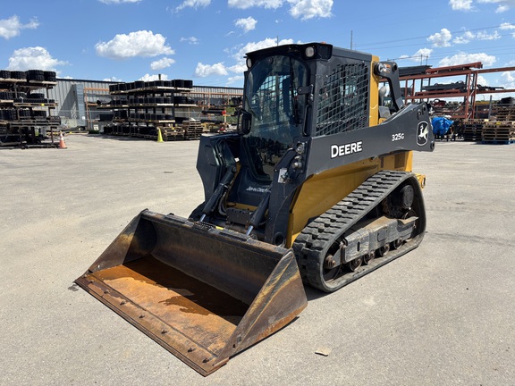Photo of a 2021 John Deere 325G