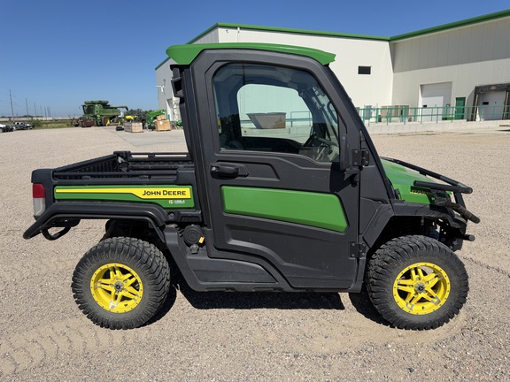 2024 John Deere XUV 835R - Photo2
