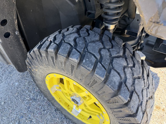 2024 John Deere XUV 835R - Photo11