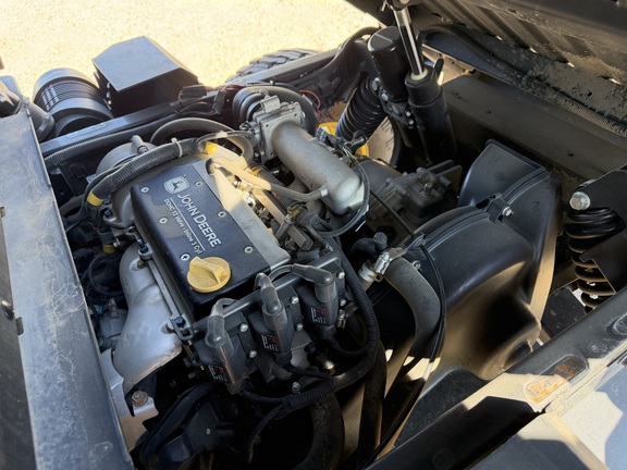 2024 John Deere XUV 835R - Photo18