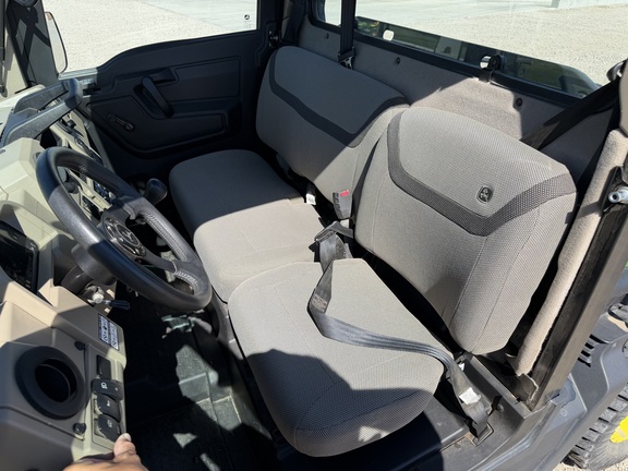 2024 John Deere XUV 835R - Photo20