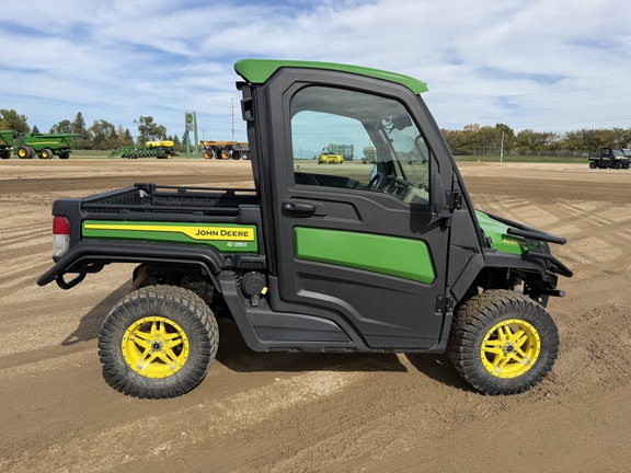 2024 John Deere XUV 835R - Photo2