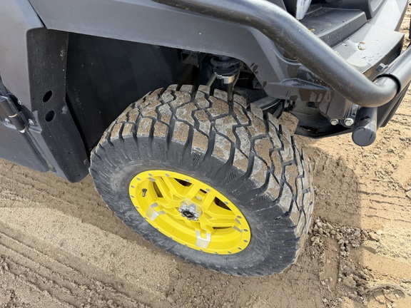 2024 John Deere XUV 835R - Photo11