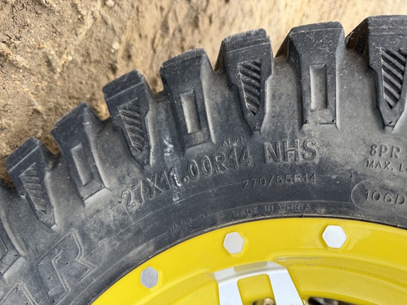 2024 John Deere XUV 835R - Photo12