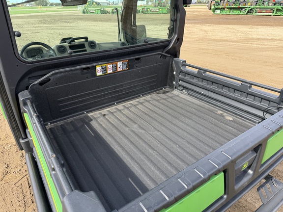 2024 John Deere XUV 835R - Photo15