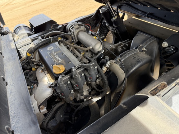 2024 John Deere XUV 835R - Photo18
