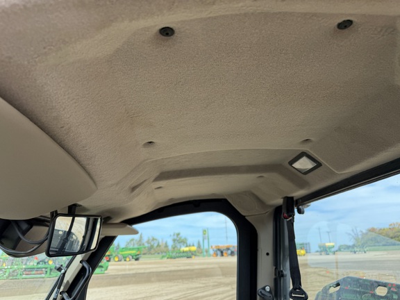 2024 John Deere XUV 835R - Photo19