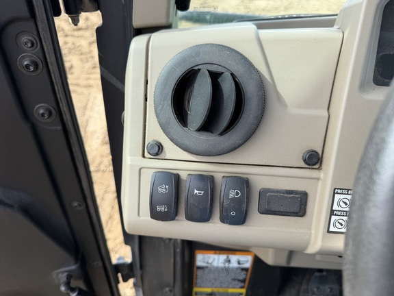 2024 John Deere XUV 835R - Photo21