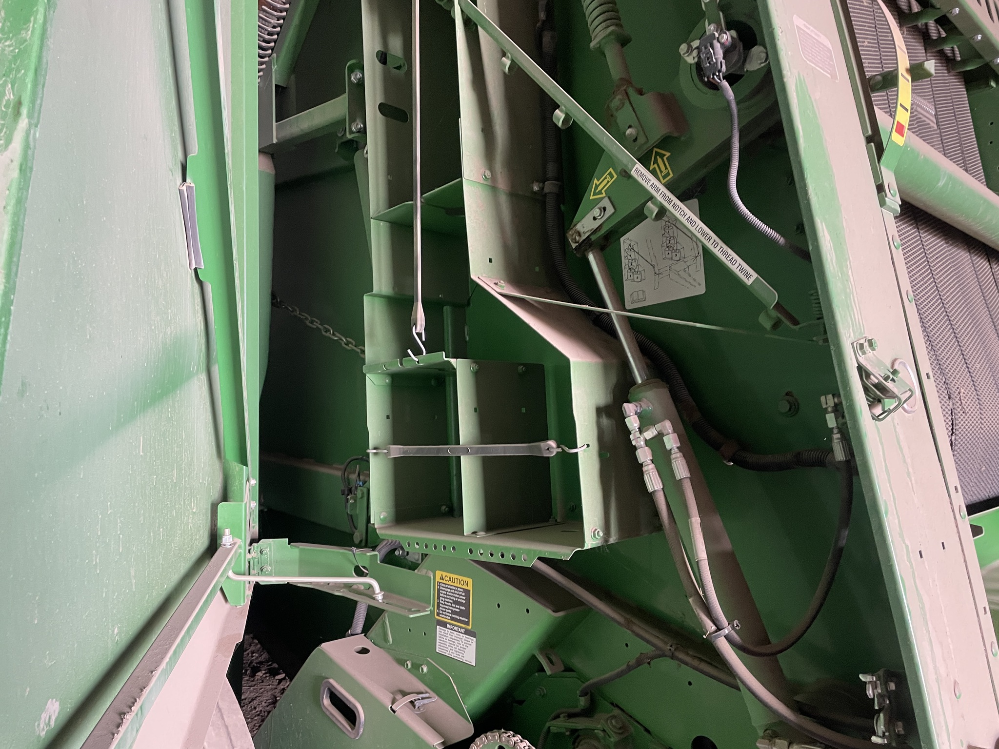 2021 John Deere 560M Image 12
