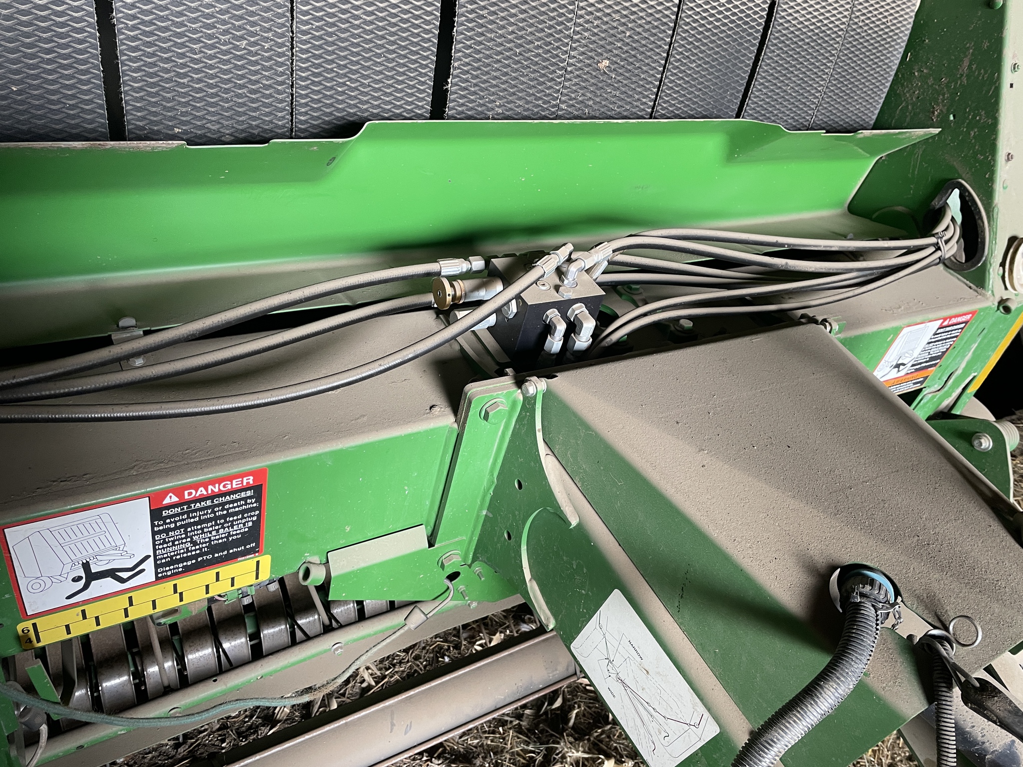 2021 John Deere 560M Image 16