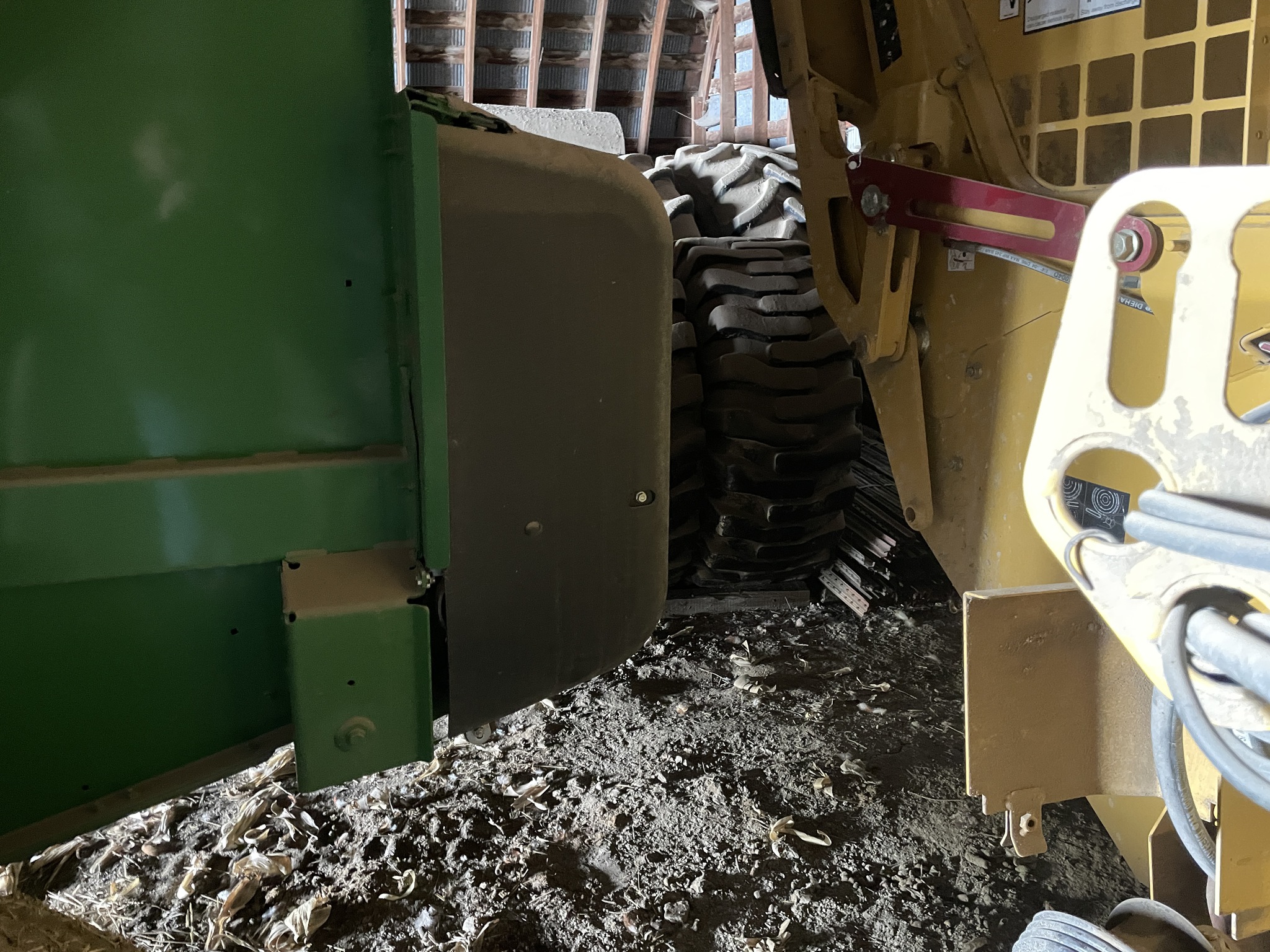 2021 John Deere 560M Image 3