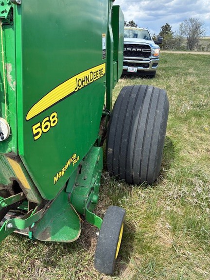 2012 John Deere 568 (2nd thumbnail)