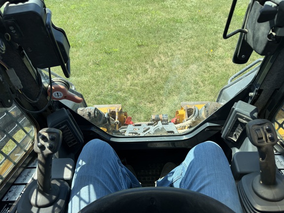 2020 John Deere 333G - Photo23