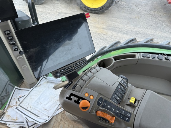 Photo of 2024 John Deere 8R 340