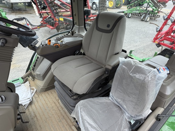 Photo of 2024 John Deere 8R 340