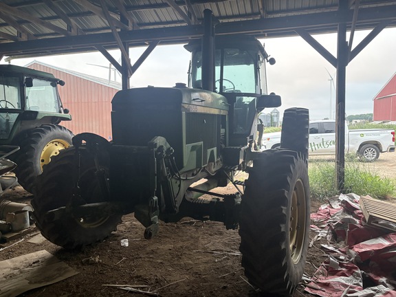 Photo of 1991 John Deere 4555