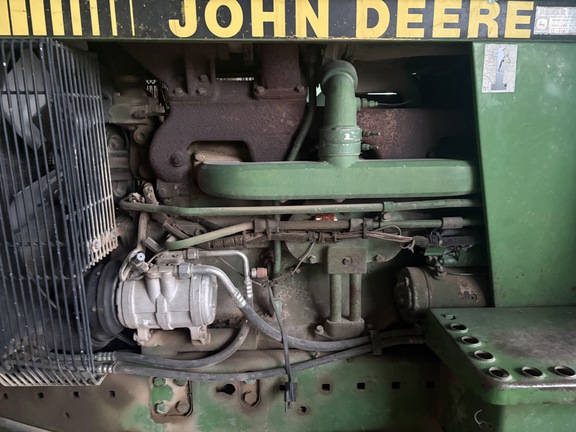 Photo of 1991 John Deere 4555