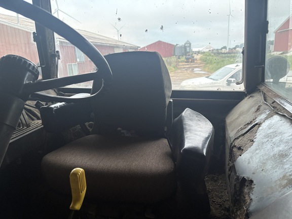 Photo of 1991 John Deere 4555
