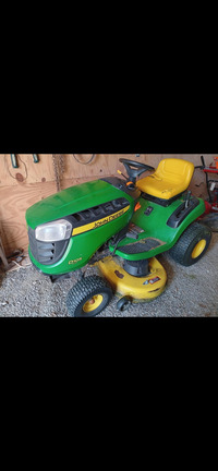 Photo of 2014 John Deere D105