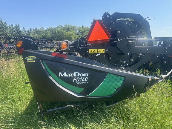  MacDon FD140