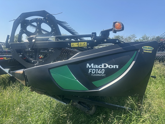 Used 2018 MacDon FD140 Combine Platforms at Horizon Ag & Turf in Lloydminster, AB - Photo2