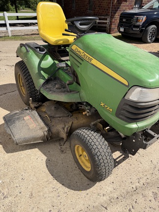  John Deere X724