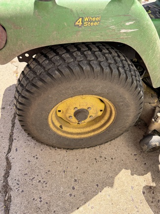 2011 John Deere X724 - Photo5