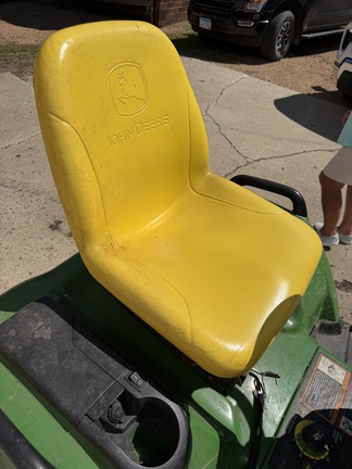 2011 John Deere X724 - Photo8