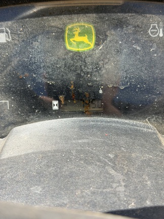 2011 John Deere X724 - Photo9