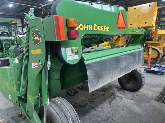 Used 2020 John Deere 835 Mower Conditioners at Horizon Ag & Turf in Edmonton West, AB - Photo2