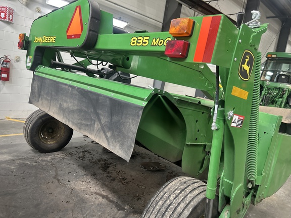 Used 2020 John Deere 835 Mower Conditioners at Horizon Ag & Turf in Edmonton West, AB - Photo6