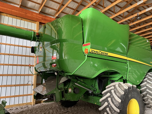 Photo of 2017 John Deere S680