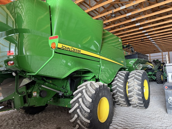Photo of 2017 John Deere S680