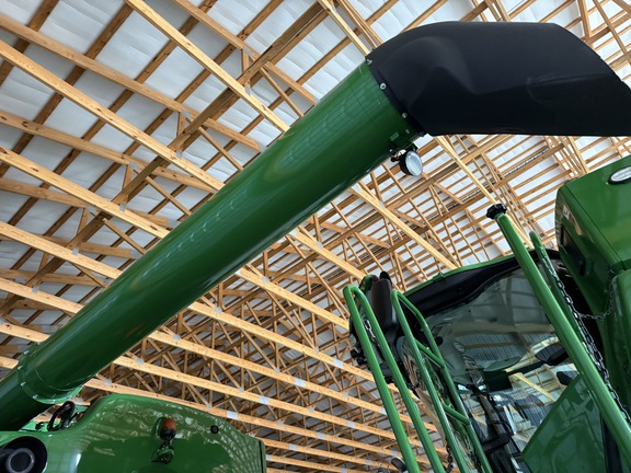 Photo of 2017 John Deere S680
