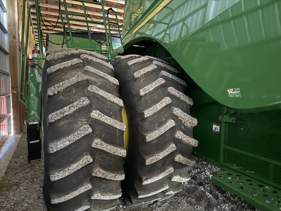 Photo of 2017 John Deere S680