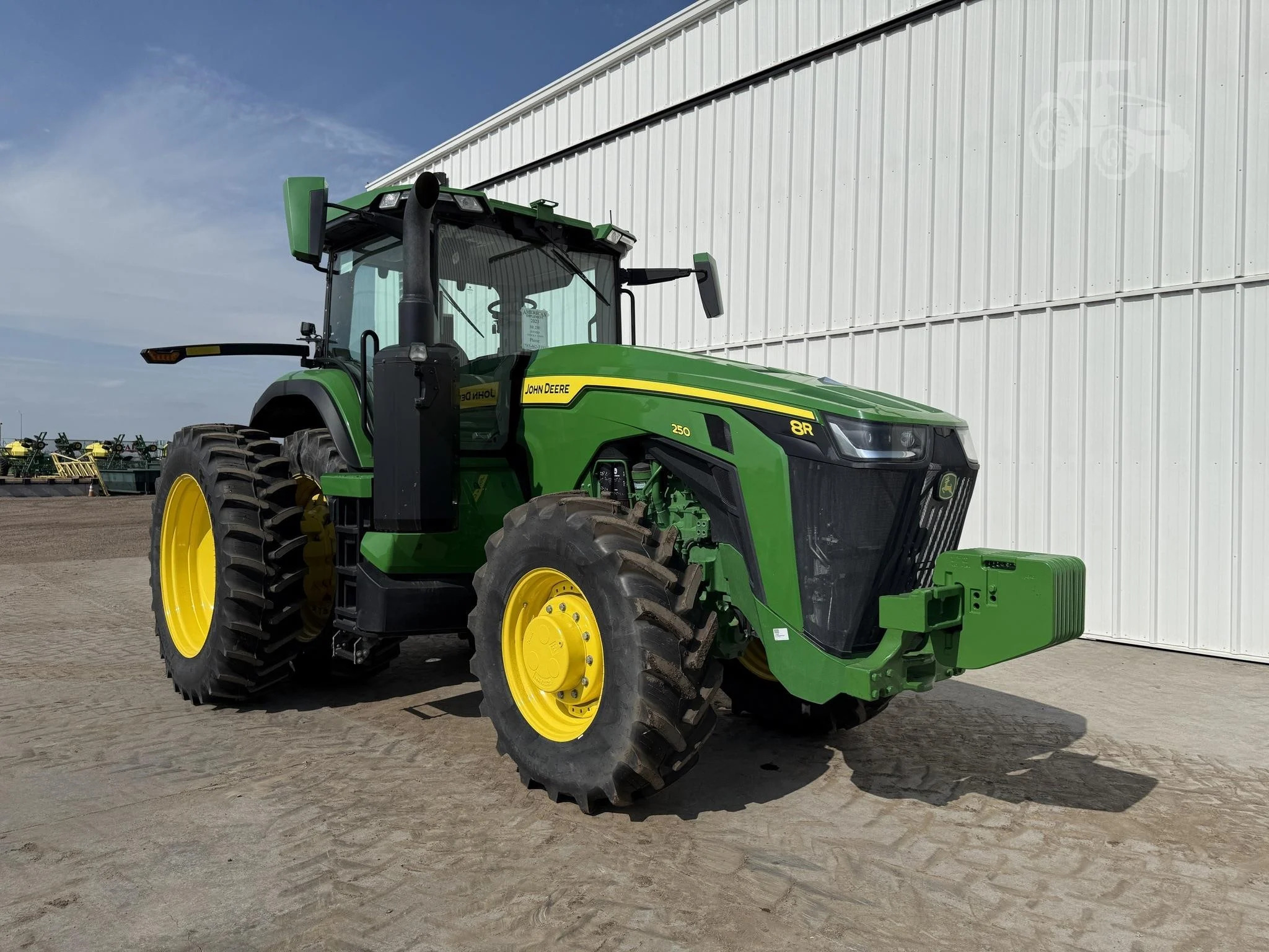 2023 John Deere 8R 250