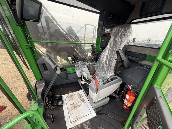 2023 John Deere 2154G