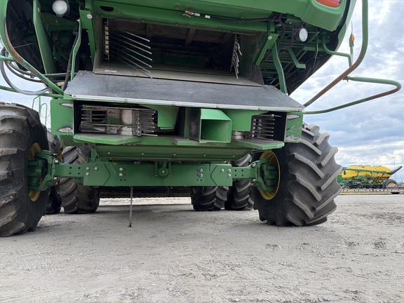 Used 2014 John Deere S680 Combines at Horizon Ag & Turf in Edmonton West, AB - Photo5